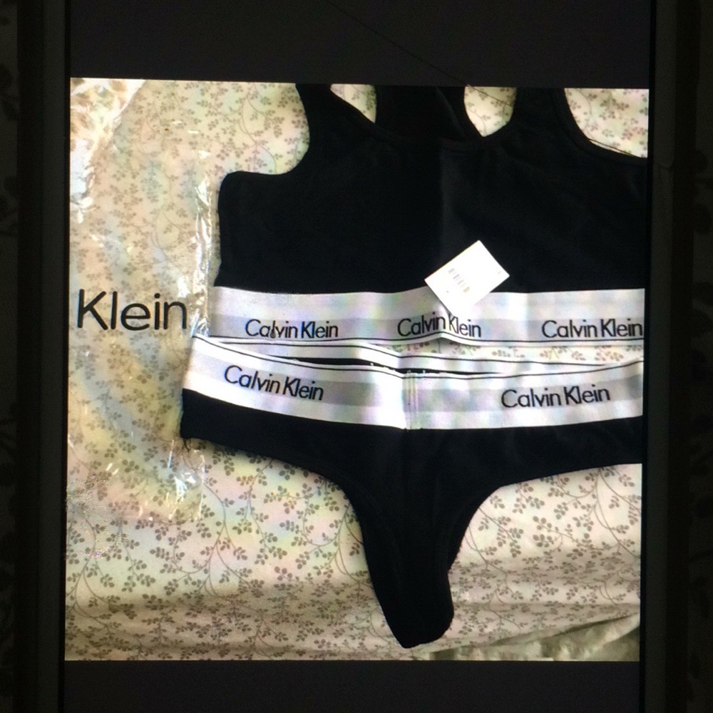 Calvin Klein thong & sports bra set - Picture 3 of 3